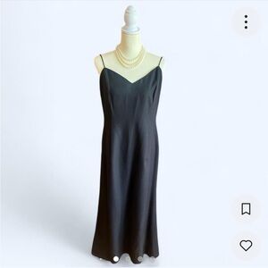Black Cachet maxi dress w/ spaghetti straps, V-neck & back zipper dress Size 12